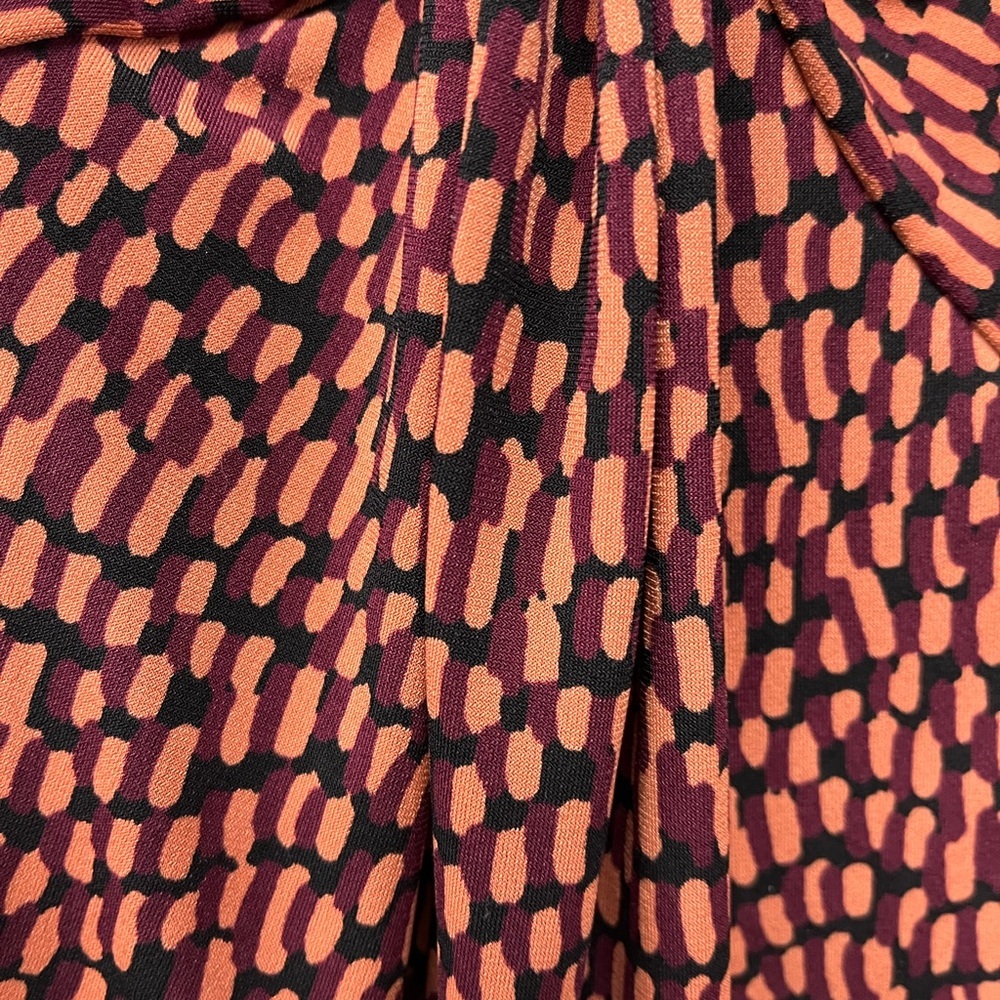 Daisy Fuentes Orange and Black Patterned Top Size M - Picture 6 of 7